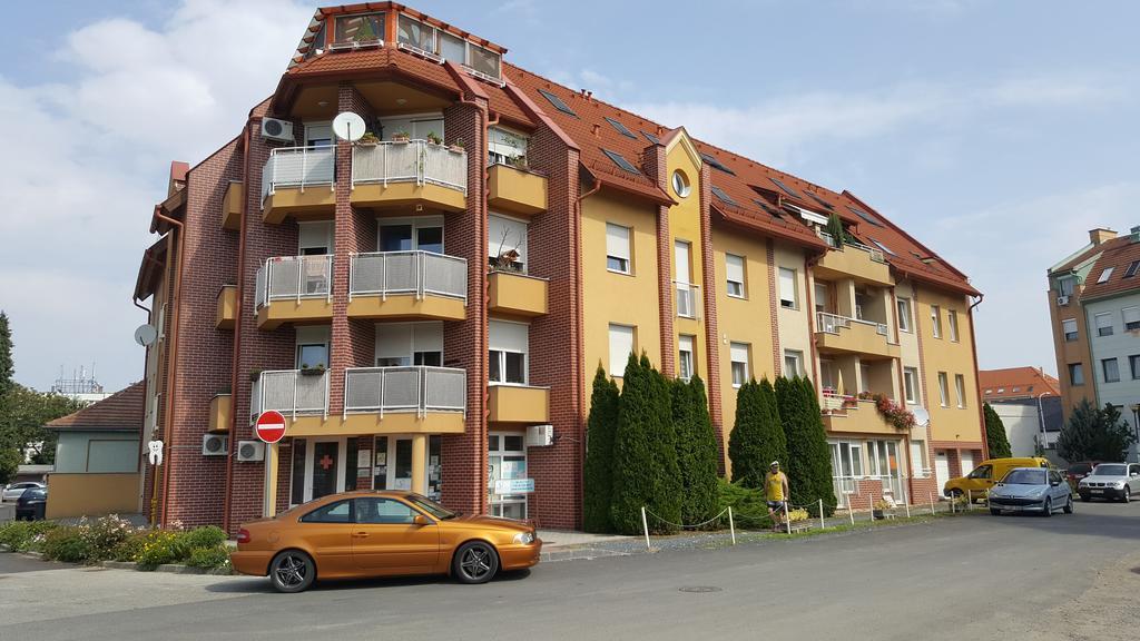 City Center Apartman 佐洛埃格塞格 外观 照片